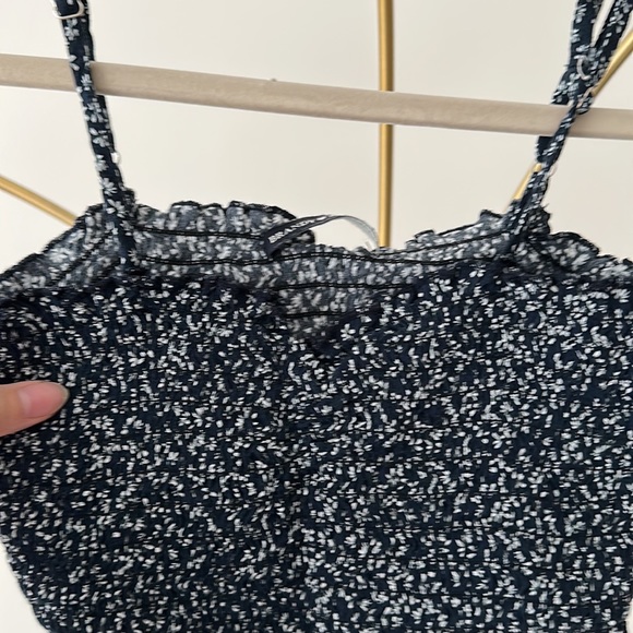 Brandy Melville crop tops- cami with skinny adjustable straps - Picture 2 of 4